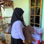 Tunaikan Amanah Terakhir, Kemenag Beltim Antar Koper Almarhumah Sahana ke Keluarga