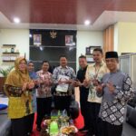 Kuatkan Peran Wakaf Untuk Indonesia Emas, Kemenag Babel Serahkan SK BWI Beltim